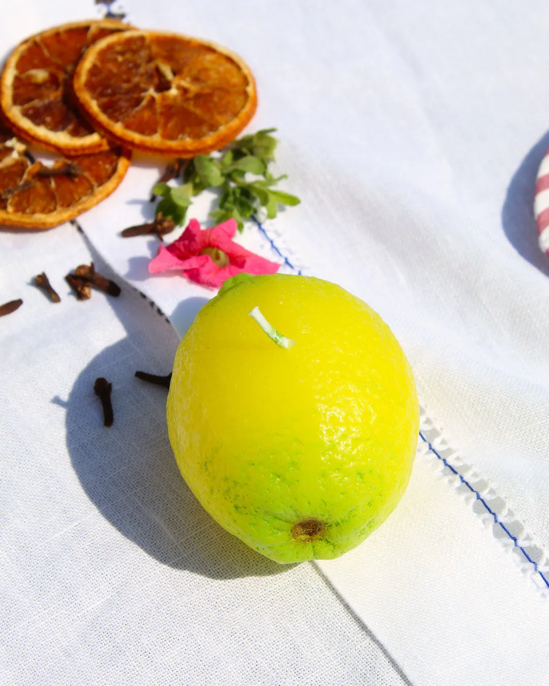 Lemon candle